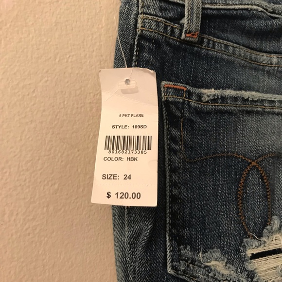 NWT!! Hudson 5 Pocket Flare Distressed Jeans!! - Picture 4 of 4